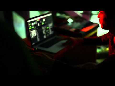 VHS + SOM . LIVE HACK! [ tela bruta e benjamim sallum ]