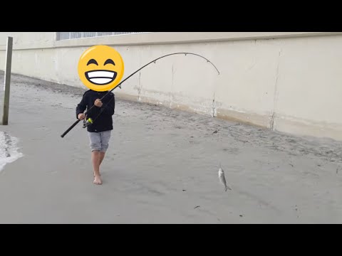 Surf Fishing The Beach With KIDS Using Fish Finder MULLET Bait Catching Bluefish