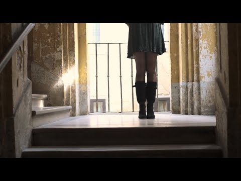 Počeni Škafi - Izgubila sem kompas (Official Music Video)