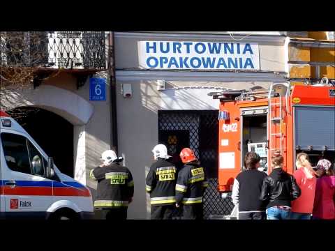 Pożar mieszkania w kamienicy na pl.Przyrynek w Łowiczu 12.04.2015.