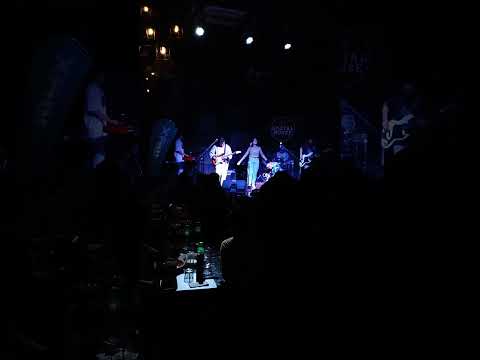 Pasilyo - @sunkissedlolamusic