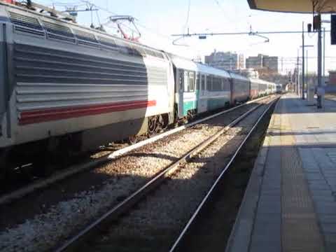 ICN Reggio Calabria - Torino ( via Milano ) in arrivo al binario 3 a Bologna. 8/12/18