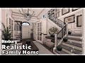 BLOXBURG: Realistic 2-Story Family Home Speedbuild | Roblox House build