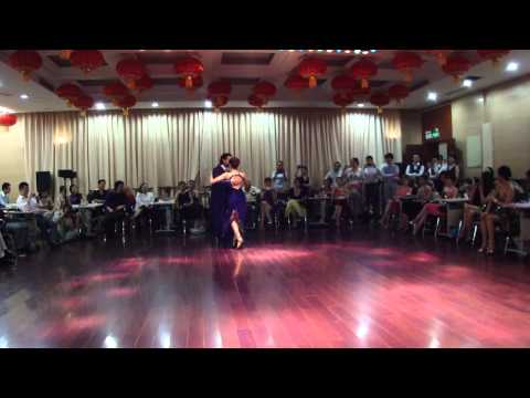 Paula Ballesteros y Alejandro Hermida 3. Milonga - Silueta Portena