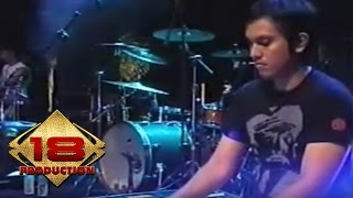 Download lagu Element - Cinta Tak Bersyarat (Live Konser Kota Baru 29 April 2006) mp3