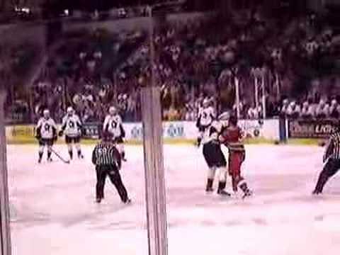 Trevor Gillies vs Paul Bissonnette