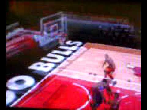 Derrick Rose Amazing Alley Oop! but missed..NBA 2K12