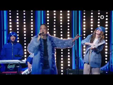 Blau - Carolin Kebekus