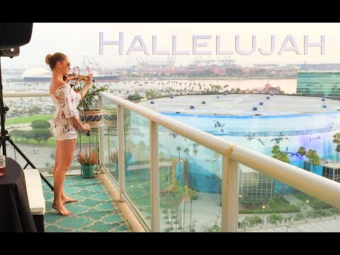 Violinist Marta Z plays Hallelujah for Her Neighbors - Sunset Balcony Concert during isolation