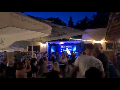 Klaus McAusten  mit Tamara  "On the Floor"