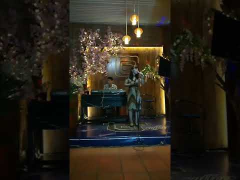 Thể hiện bởi Hoài Mỹ