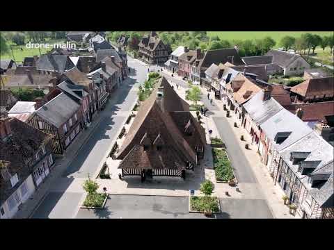 Visite de Beuvron en Auge, un des plus beaux villages de France, filmé par un drone
