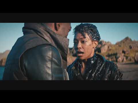 Michael Burnham Gets Eaten in Star Trek Discovery Similar to Men in Black Scene