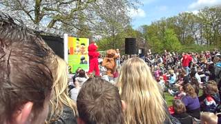 Keukenhof  met Anna,Gijs  en Julia en de rap van tommy(sesamstraat)