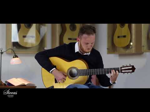 Pepe Fernández plays Soleá on a 2017 Pedro Muriel Flamenca Blanca