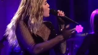 Miley cyrus performs bad mood (SNL)with her incredible vocals