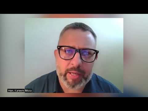 Police Commissioner Visits the Uh Family