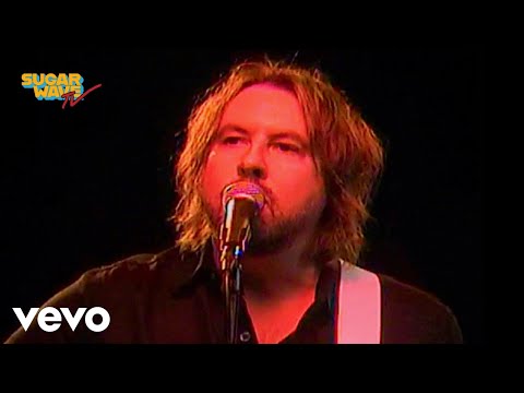 Coyle Girelli - Between Us (Sugarwave TV) (Performance Video)