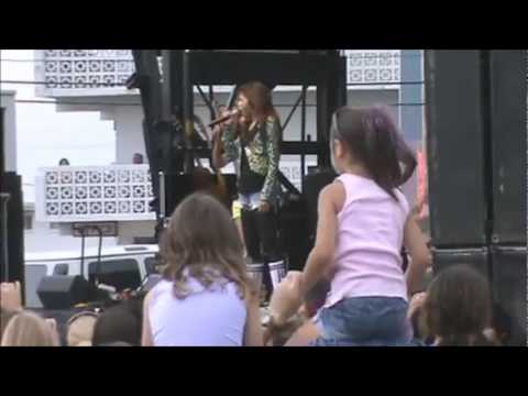 Zendaya Coleman - Swag It Out ( Live )