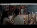 Teror Pocong Depan Gerbang Rumah Warga 6 Penampakan Hantu Terjelas Dan Seram Yang Terekam Kamera