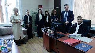 Ученици от хасковска гимназия в ролята на председател на Районен съд за един ден