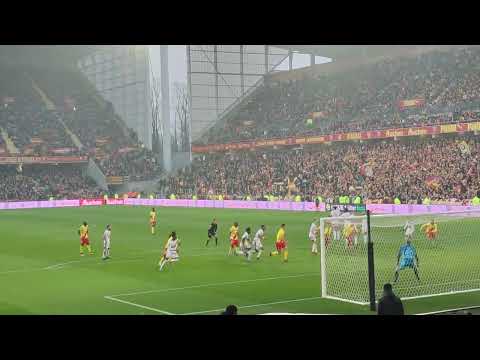 Coup franc de Jonathan Clauss !