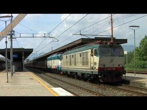 Transiti di E.652 nella stazione di Prato - E.652 running in the station of Prato