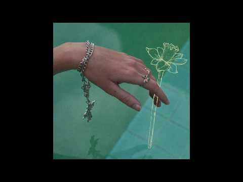 daffodils - a leo underwater (official audio)