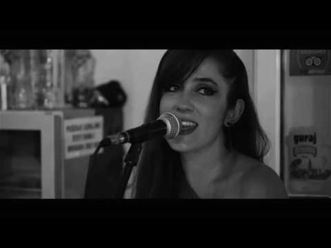 Jolene, It's a heartache, I'm not the only one