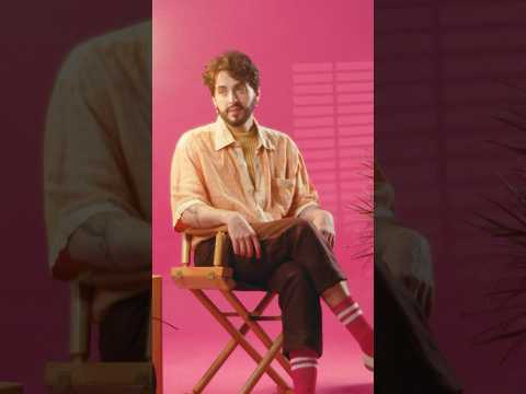 NOVO CLIPE tá no ar no canal da @KiwiThais! 💛 Corre lá #EuNãoVouEmbora #ThaisKiwi #RenatoEnoch