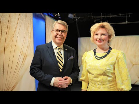 Ukrainian Ambassador to Finland Olga Dibrova with Risto Huvila