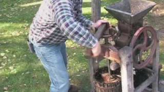 preview picture of video 'Fall Cider Pressing - Door County WI Travel Show'