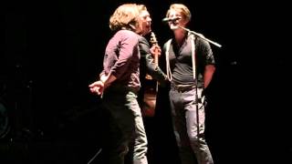 Hanson opens with "Teach Your Children" by Crosby, Stills, Nash, & Young in Dallas, Texas 10/24/15