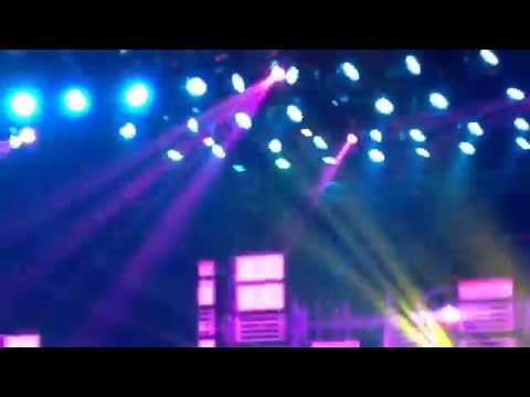 [141025] Running Man Race Start Season 2 in Indonesia - All member - Put Your Hands Up