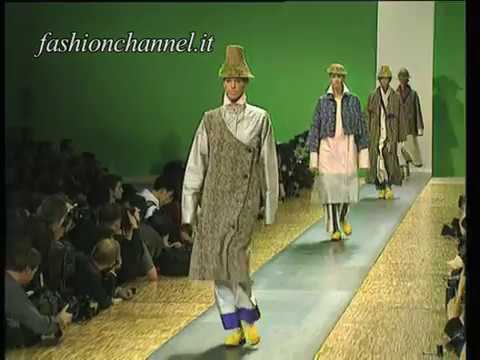 "Issey Miyake" Autumn Winter 1994 1995 Paris 8 of 8 pret a porter woman by FashionChannel