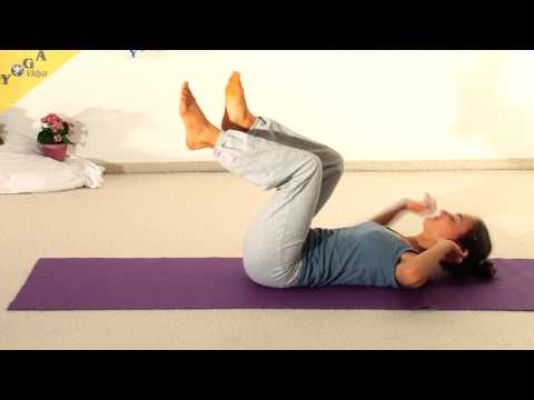 Variation der Bauchmuskelübung mit diagonalem Druck