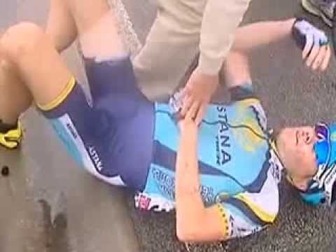 Chris Horner Crashes out of the Vuelta A España