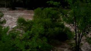 preview picture of video 'Flash Flood at Montezuma Castle, 07-27-07'