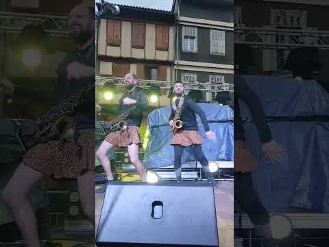 Cuando toca un "DANCEBREAK" Carlos y Álex hacen de las suyas #shorts #short #artistasdelgremio