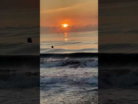 When the sun rises, so does hope #midnightmusingsofmind #sunrise #beach #incredibleindia