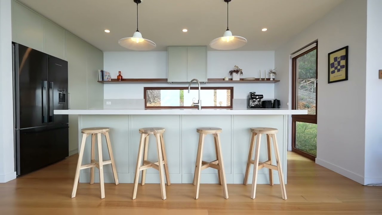 5 Middle Heights Road, Coledale NSW