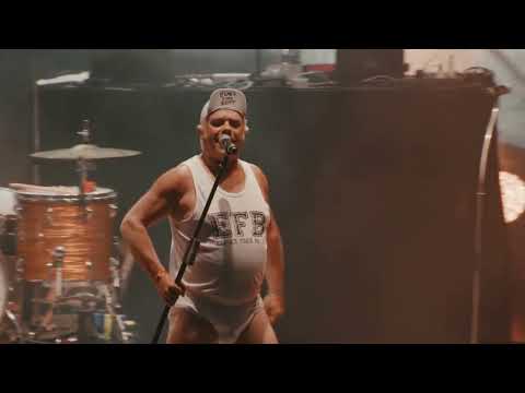 ELMER FOOD BEAT - Le plastique c’est fantastique (Live au Escales de St Nazaire - les 30 ans)