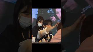 Download lagu Leeknow Comforting Stay I'm gonna cry😭😭 mp3 Download lagu Leeknow Comforting Stay I'm gonna cry😭😭 mp3