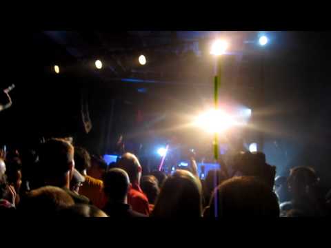 Kelis dropping Milkshake and remixing it with madonna and major lazer's track