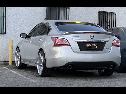 2013 Nissan Altima on 20” JNC026