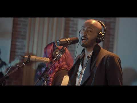 Hatim & Missy D - Facade (Live Music Video)