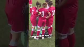 Download lagu Lawan-lawannya berkumpul untuk memberikan perlindungan sementara dia memperbaiki jilbabnya ♥️ #celana pendek mp3