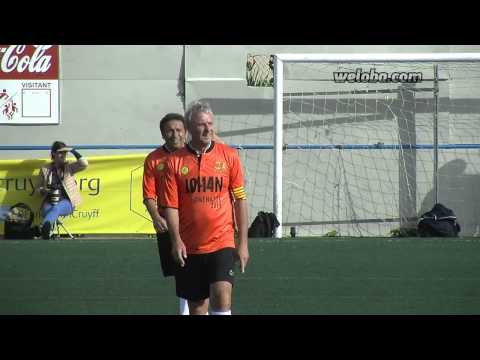 Johan Cruyff with Dream Team celebrating 50's years Ajax debute / www.weloba.com