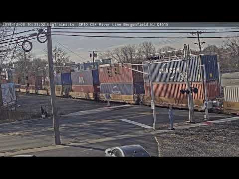 12- 7-2018 10:30 sb stack trailers CSX 5444, 5278 Q010
