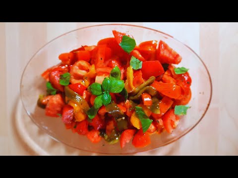Insalata di peperoni arrostiti e pomodori san marzano, l'insalata estiva piu' saporita di sempre.